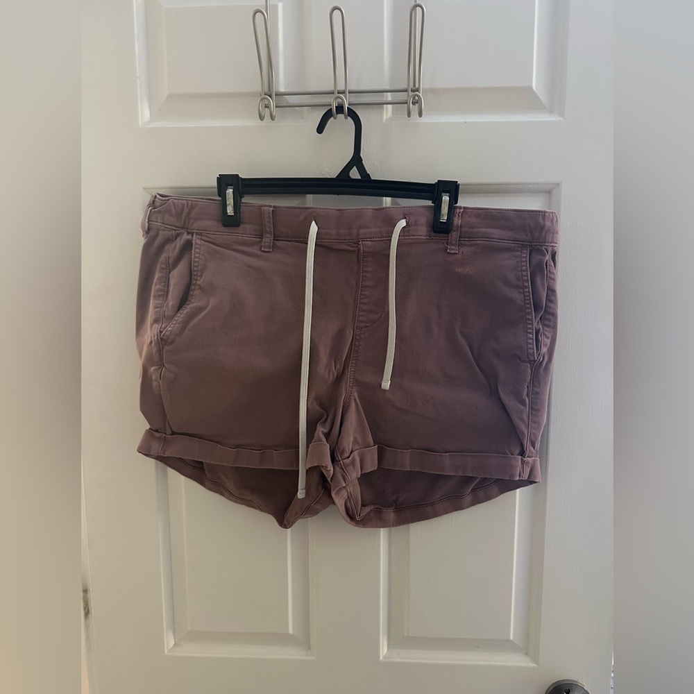 Torrid size 2x purple cargo shorts with drawstring